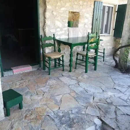 Methira Lefkada * Spanokhórion